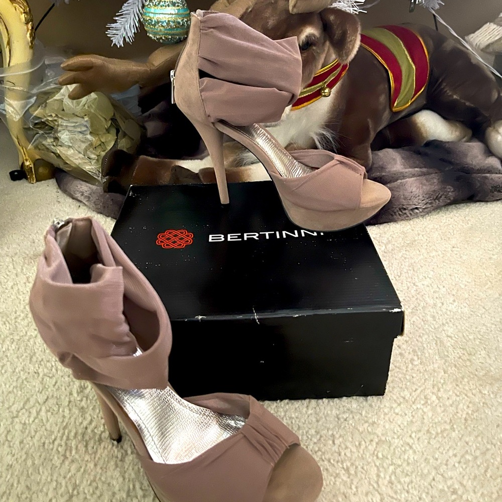 Make A Statement With These Shoes! - image 1